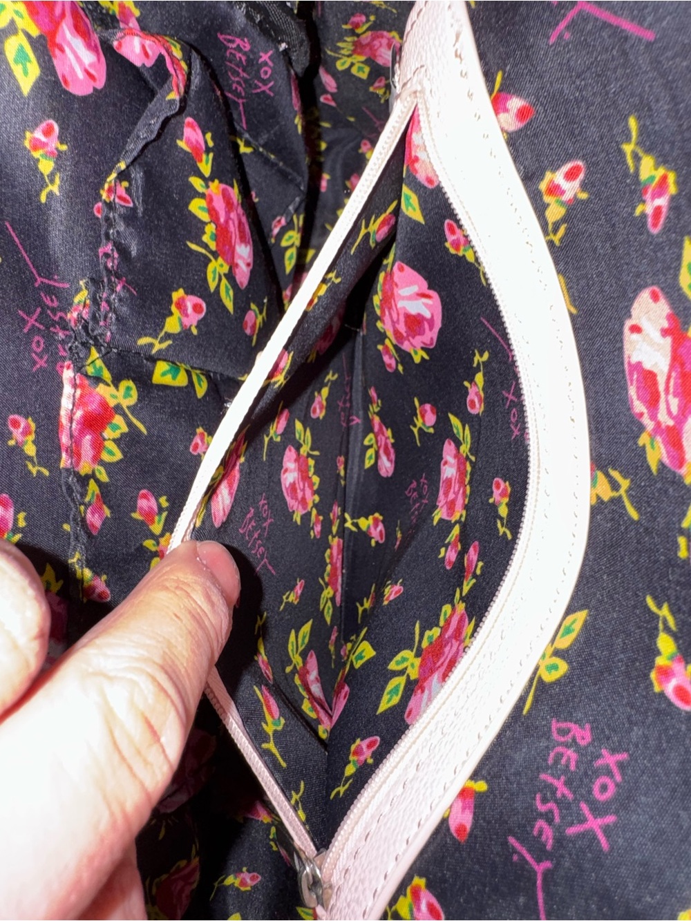 Betsey Johnson Pink Bow Front Backpack - Picture 11 of 17
